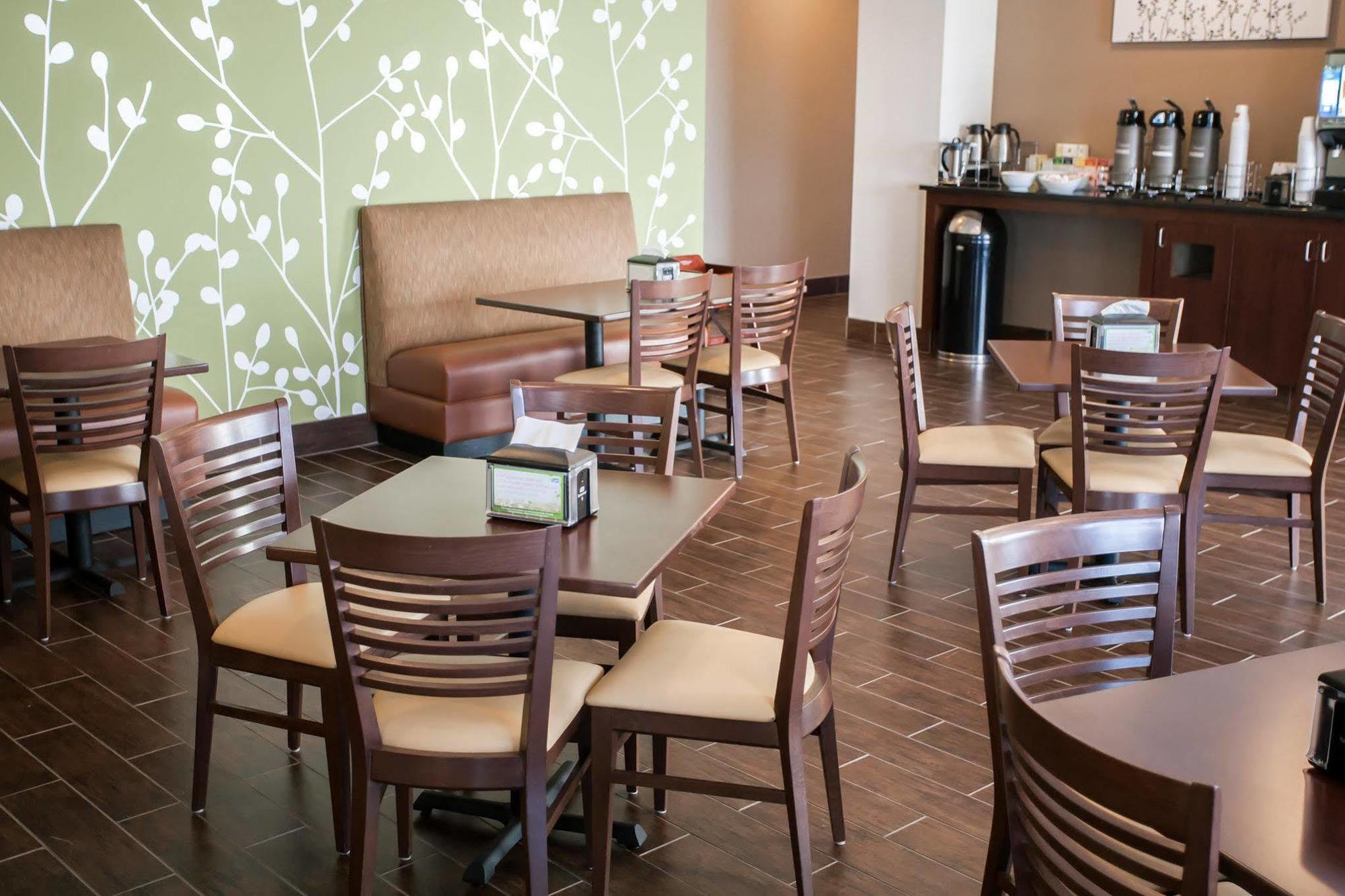 Sleep Inn & Suites Gulfport Bagian luar foto